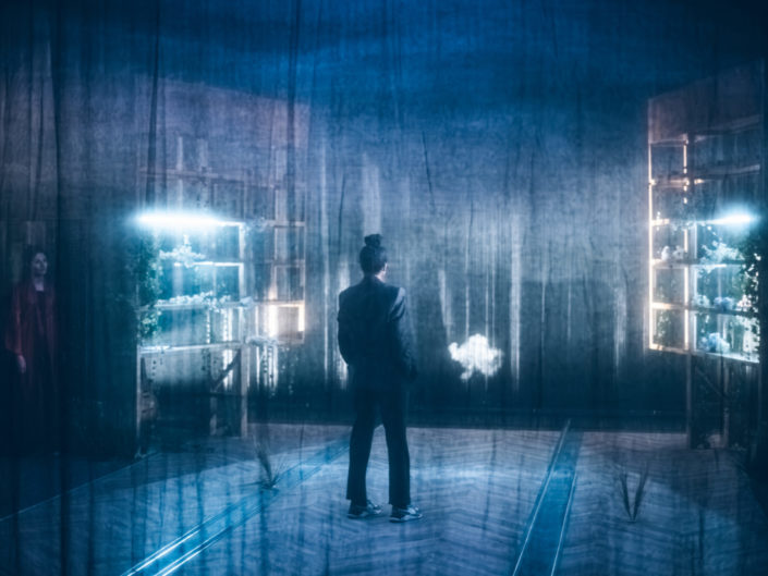 Kaddish, La Femme chauve en peignoir rouge <br/><span style="font-size: 14px;"> Cie Nova</span>