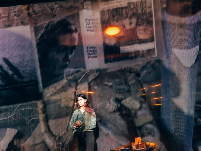 Kaddish, La Femme chauve en peignoir rouge <br/><span style="font-size: 14px;"> Cie Nova</span>