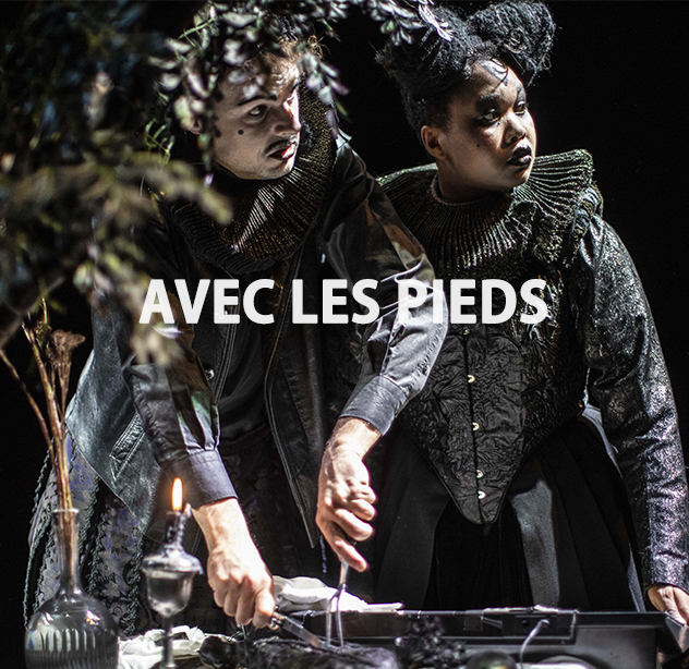 Avec les pieds
